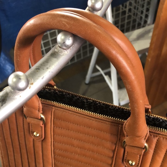 Elegant Tan Quilted Handbag(Belle Badgley Mischa) - Picture 3 of 15